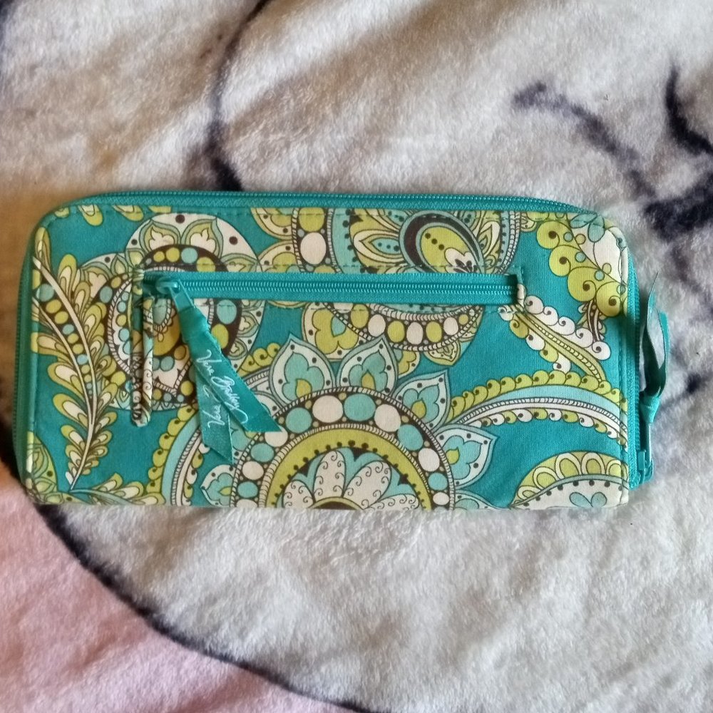 NWOT Vera Bradley Wallet